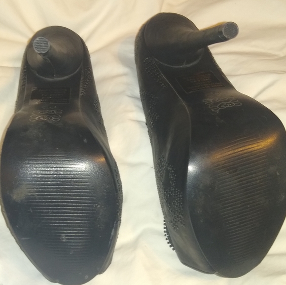 Just Fabulous heels. - Picture 2 of 5